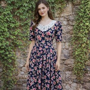 VINTAGE E.D. MICHAELS PETITES Blue Floral Lace Yoke Dress, 7/8 (Runs Small)